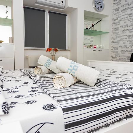 Imperial City Center - 1 Bedroom Apartment Bukares Bagian luar foto
